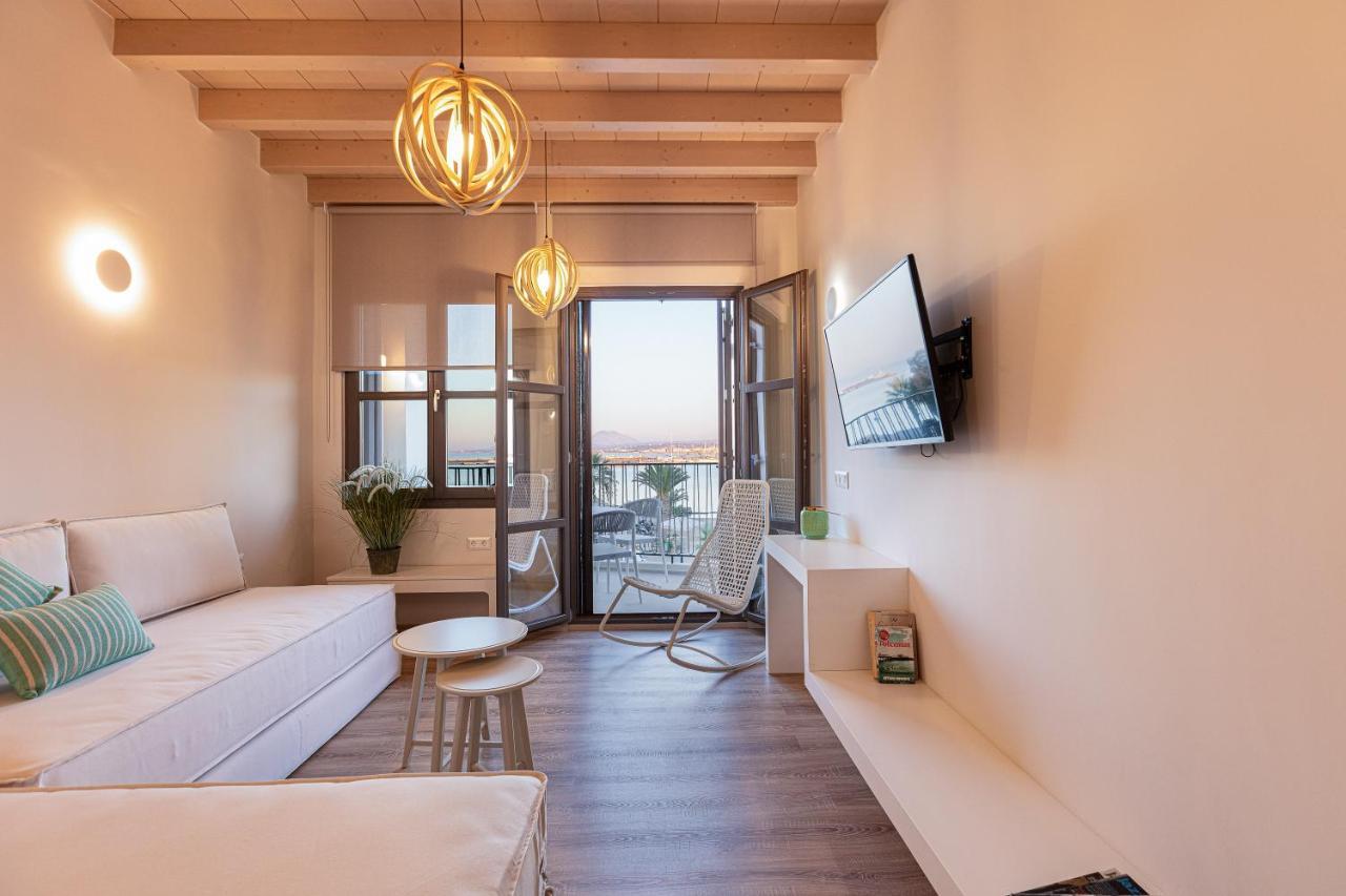V77 Seafront Suites Rethymno  Exterior photo