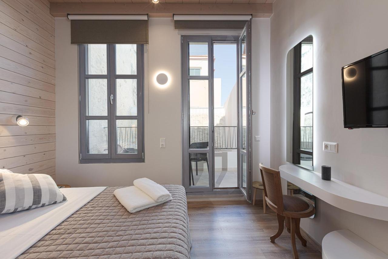 V77 Seafront Suites Rethymno  Exterior photo
