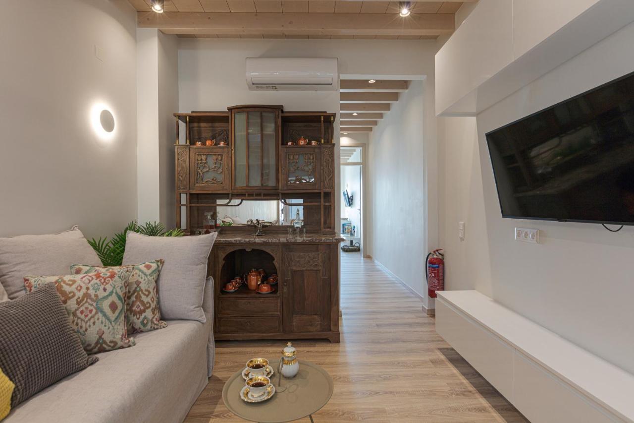 V77 Seafront Suites Rethymno  Exterior photo