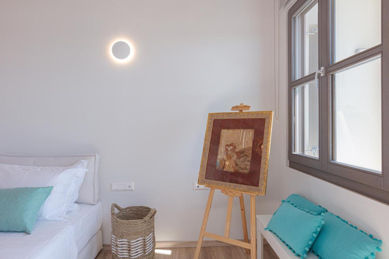 V77 Seafront Suites Rethymno  Exterior photo