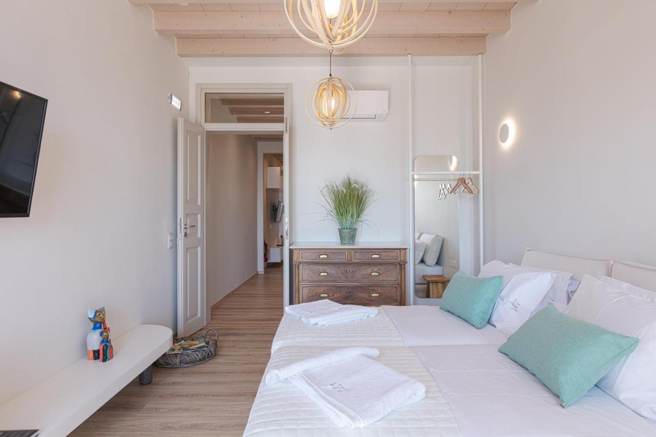 V77 Seafront Suites Rethymno  Exterior photo