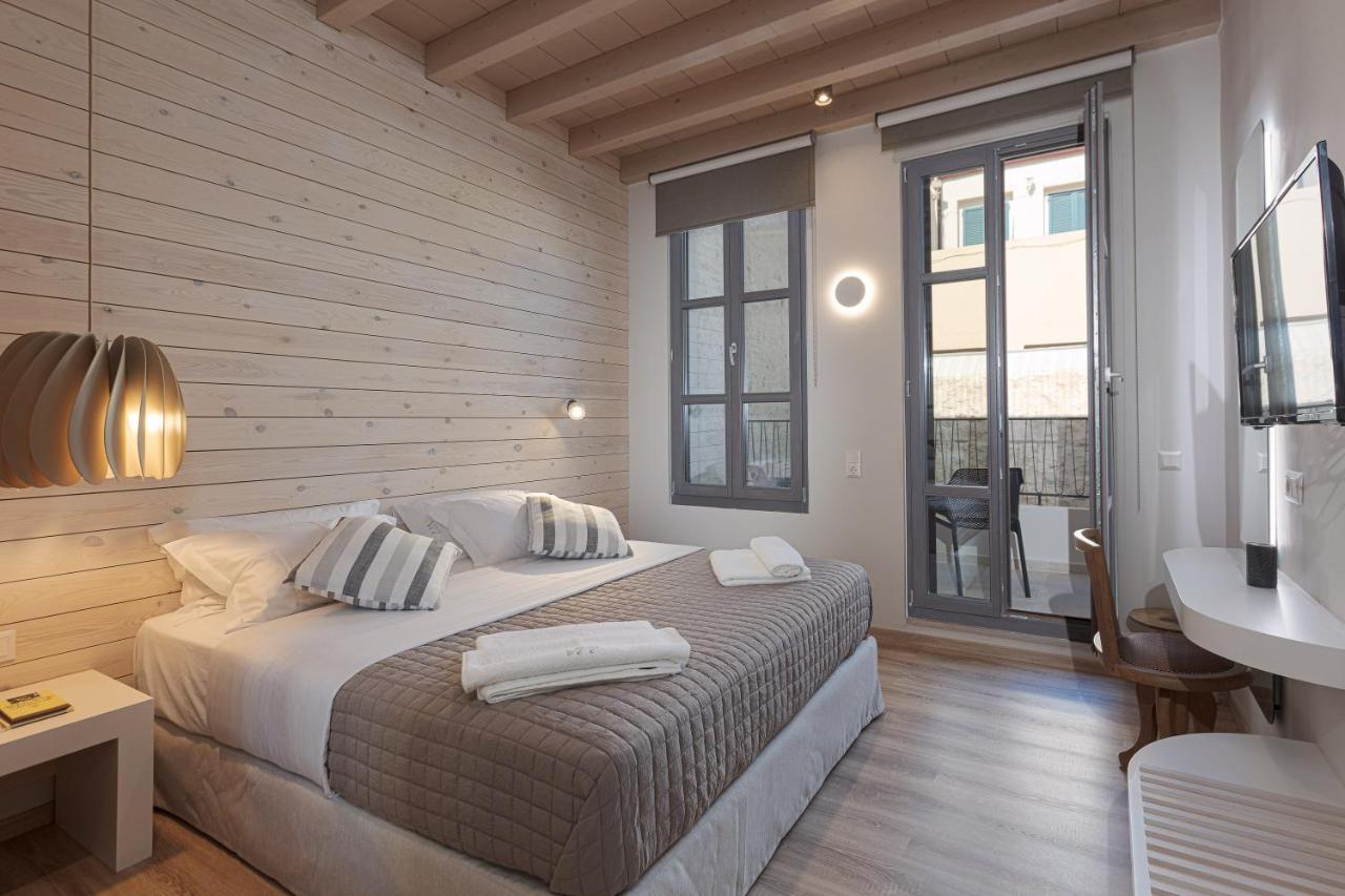 V77 Seafront Suites Rethymno  Exterior photo