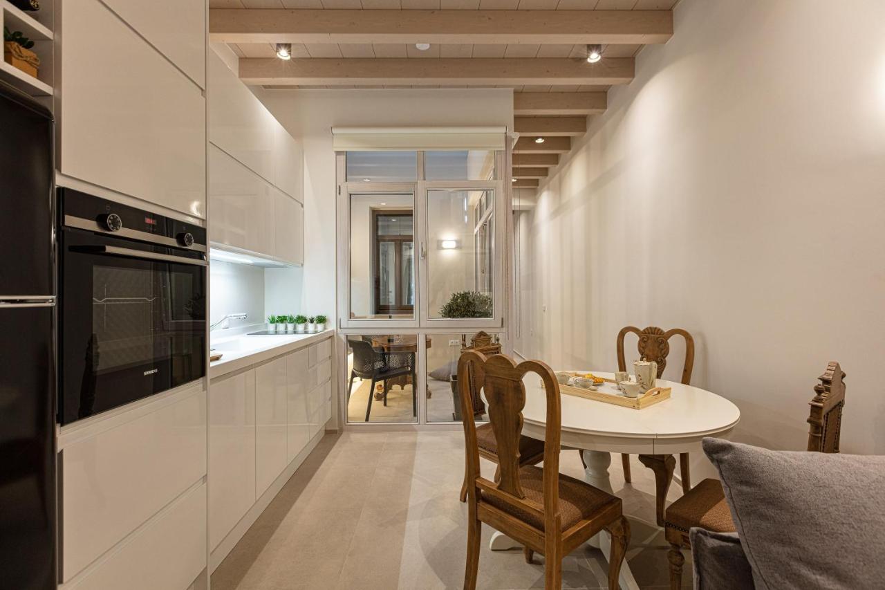 V77 Seafront Suites Rethymno  Exterior photo