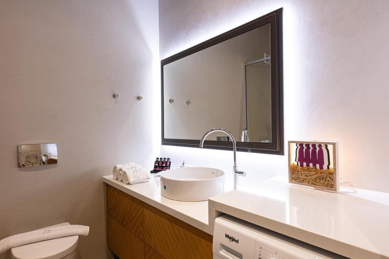 V77 Seafront Suites Rethymno  Exterior photo