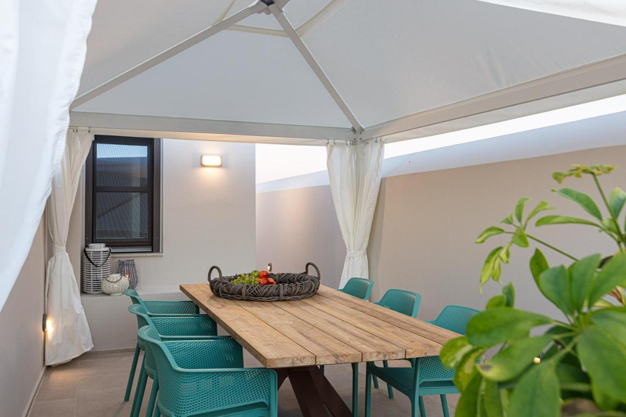 V77 Seafront Suites Rethymno  Exterior photo
